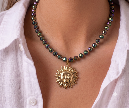Collar Cristales, Dije Sol — Color Tornasol - Acero Inoxidable