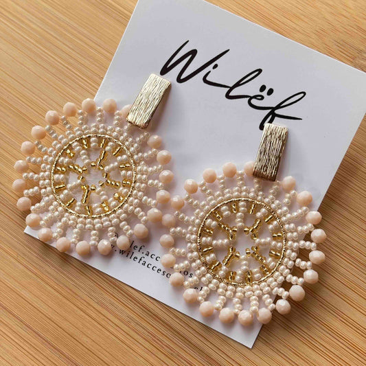 Aros Mandala Sol Tejido a Mano — Color Beige Dorado