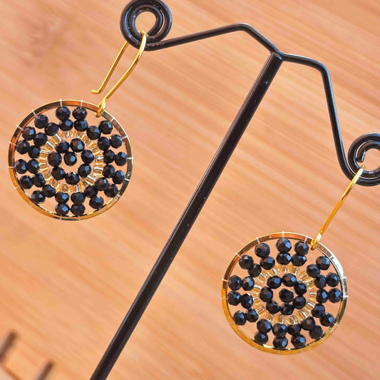 Aros Tejidos Cristales – Diseño Artesanal - Mini Mandala Negra