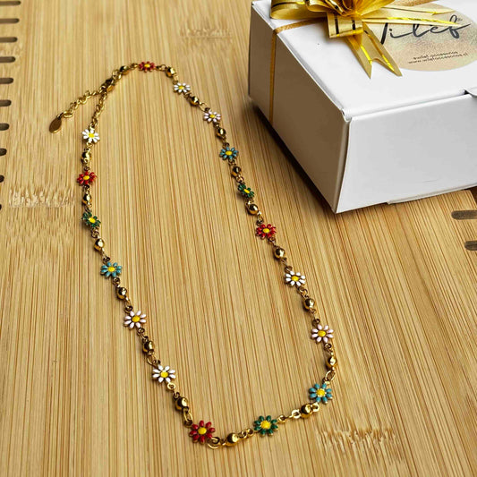 Collar Acero Inoxidable Dorado con Flores Multicolor— 45 cm