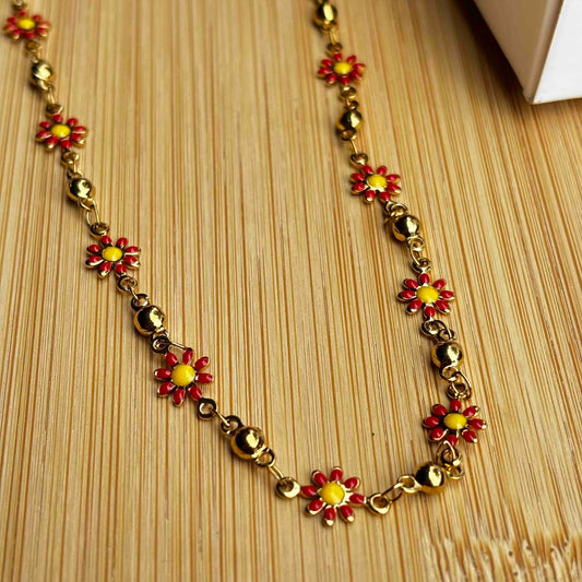 Collar Acero Inoxidable Dorado con Flores Rojas — 45 cm