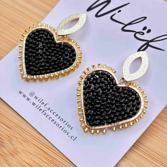 Corazón Tejido con Mostacillas Negro — Base Baño de oro