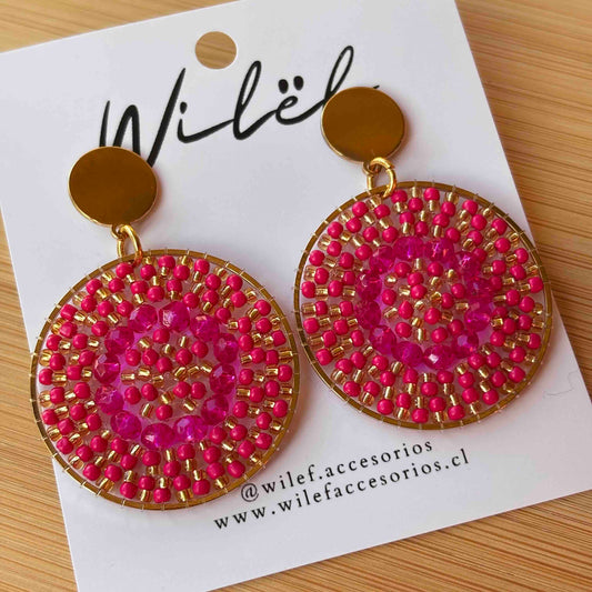 Aros Tejidos Cristales – Diseño Artesanal - Mandala Fucsia y Dorado
