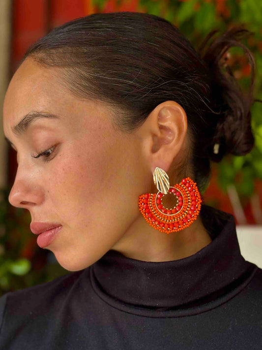 Aros Maxi Abanico con Cristales y Mostacillas | Aros Tejidos a Mano Anaranjados