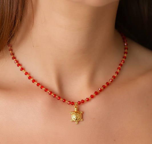 Collar Cristales Rojos Tejido a Mano | Dije Tortuga