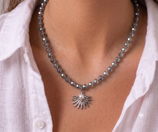 Collar Cristales, Dije Sol — Color Gris - Acero Inoxidable