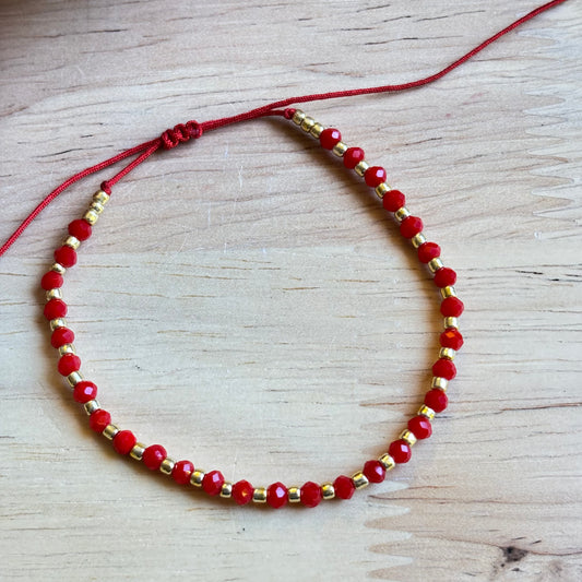 Pulseras Rojas de Protección – Mostacillas y Cristales ✨ ROJO Y DORADO