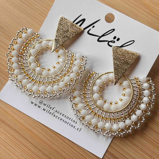 Aros Maxi Abanico con Cristales y Mostacillas |  Tejidos a Mano Blanco