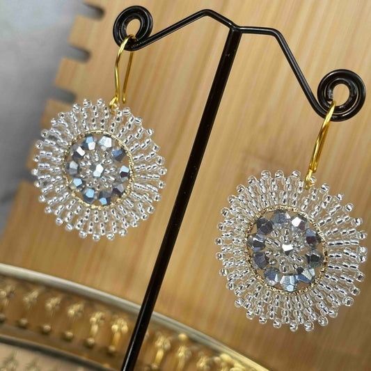 Aros Tejidos a Mano con Mostacillas / Mini Mandalas Gris