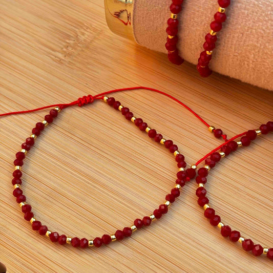 Pulsera Rojo Ajustable con Cristales – Hecha a Mano