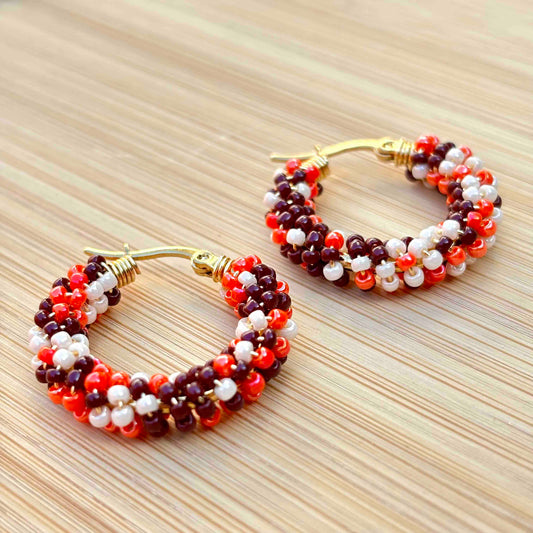 Aros Argolla Tejidos a Mano con Mostacillas – Diseño Artesanal, Marrón