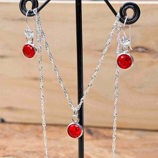 Conjunto Plata 925 con Cristal Rojo Rubí  — Collar y Aros Colgantes