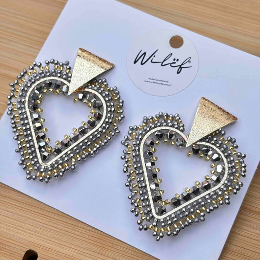 Aros Maxi Corazón Tejidos a Mano — Color Gris Plateado